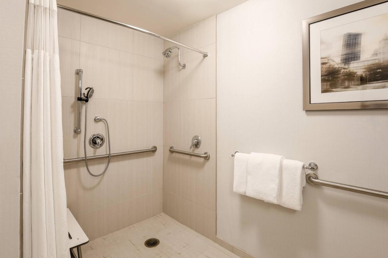 Courtyard By Marriott Downtown 4*