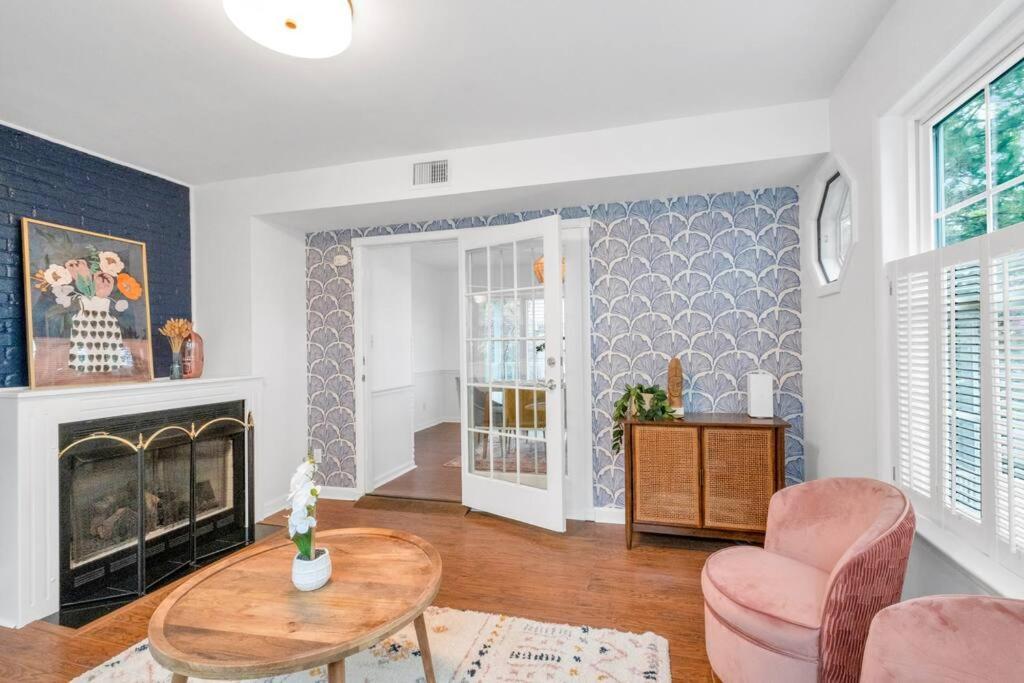 Brand New, Renovated Urban Oasis With Plenty Of Parking Casa de férias *