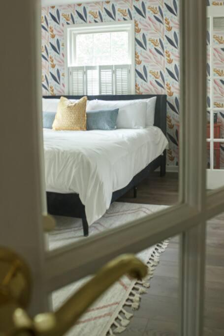 Casa de férias Brand New, Renovated Urban Oasis With Plenty Of Parking Pittsburgh