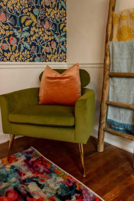 Brand New, Renovated Urban Oasis With Plenty Of Parking Pittsburgh