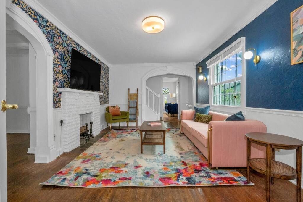 Brand New, Renovated Urban Oasis With Plenty Of Parking *
