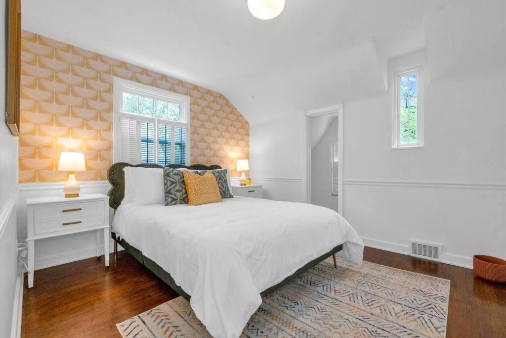 Brand New, Renovated Urban Oasis With Plenty Of Parking * Pittsburgh