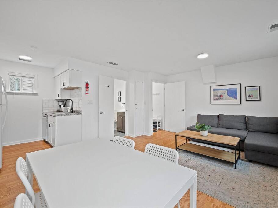 Bright, Quiet And Modern 1bdr In Millvale, Lawrenceville Apartment Pittsburgh