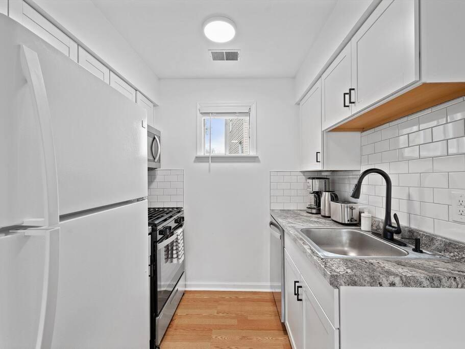 Bright, Quiet And Modern 1bdr In Millvale, Lawrenceville Apartment Pittsburgh