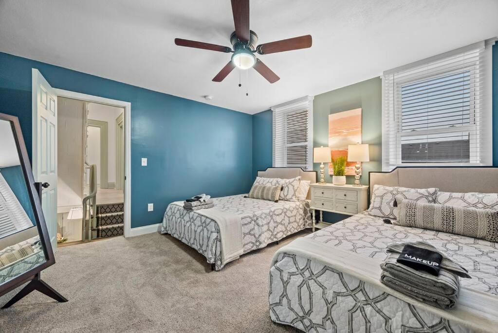 New! High-end Manchester W/ A Hot Tub *