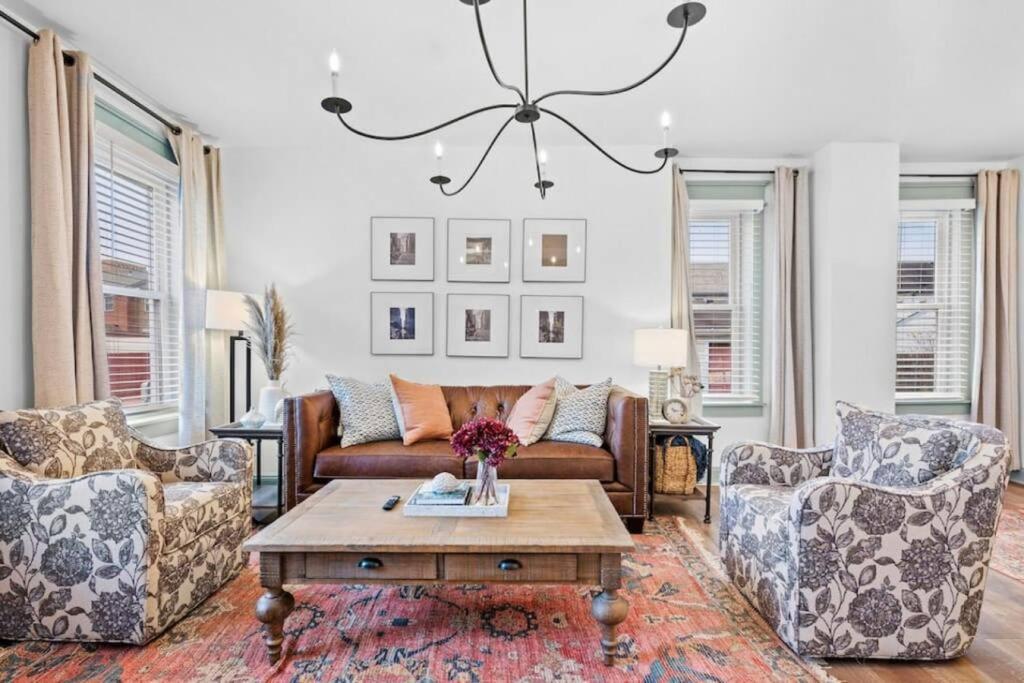 New! High-end Manchester W/ A Hot Tub *