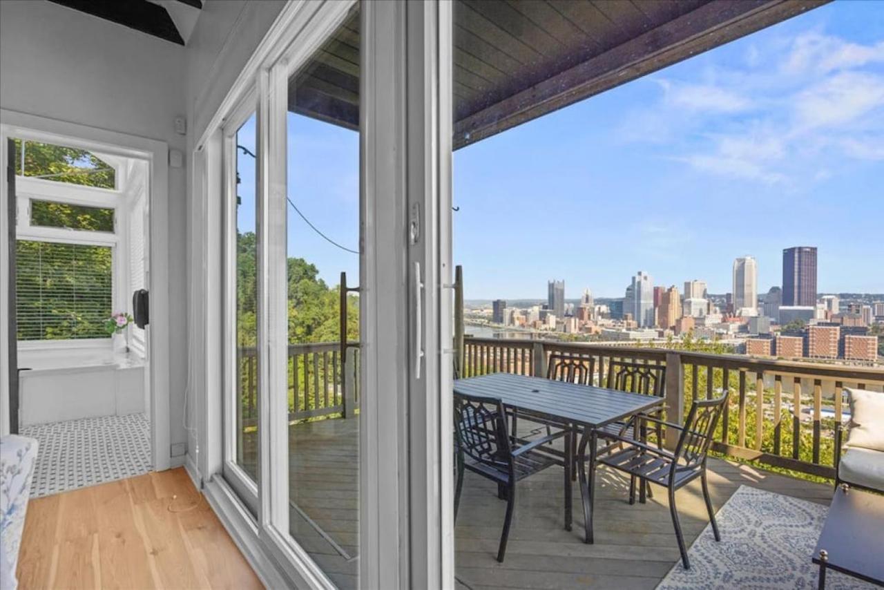 Stunning Views From Stylish 3-bedroom Ferienhaus *