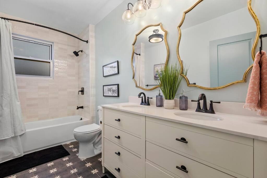 Holiday home New! High-end Manchester W/ A Hot Tub