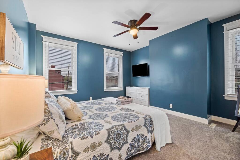 New! High-end Manchester W/ A Hot Tub Pittsburgh