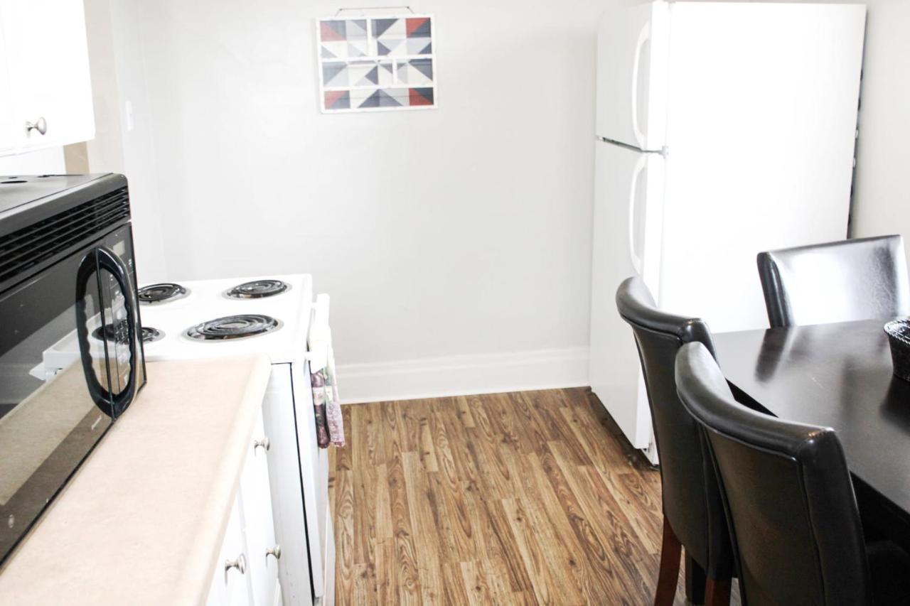 Steps Away From Hospital - 2 Queen Bed - View * Pittsburgh