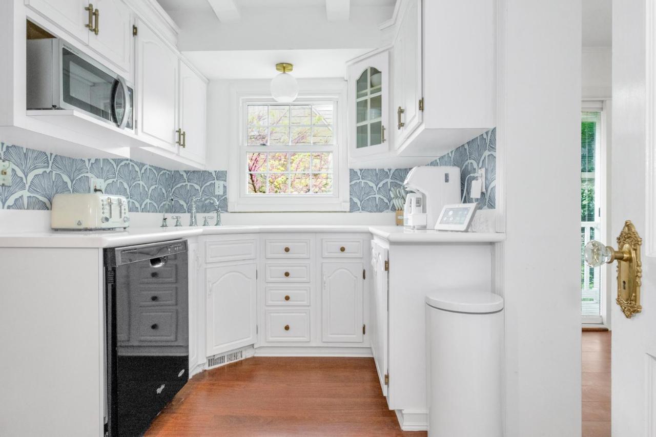 Brand New, Renovated Urban Oasis With Plenty Of Parking * Pittsburgh