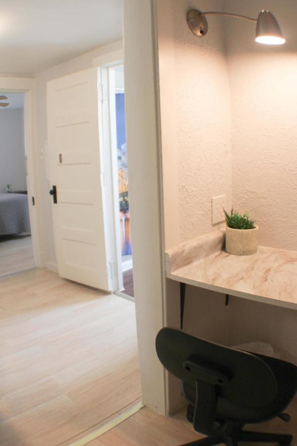 3 Bedroom Southside Pad - Sleeps 8 - Amazing Location Pittsburgh