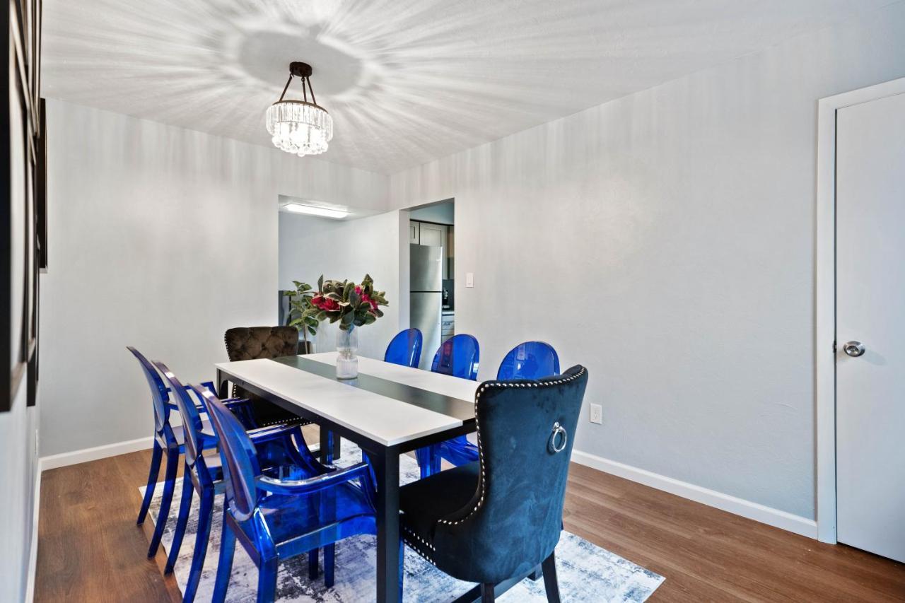 Golden 1: Chic Modern-victorian View Apartment Pittsburgh