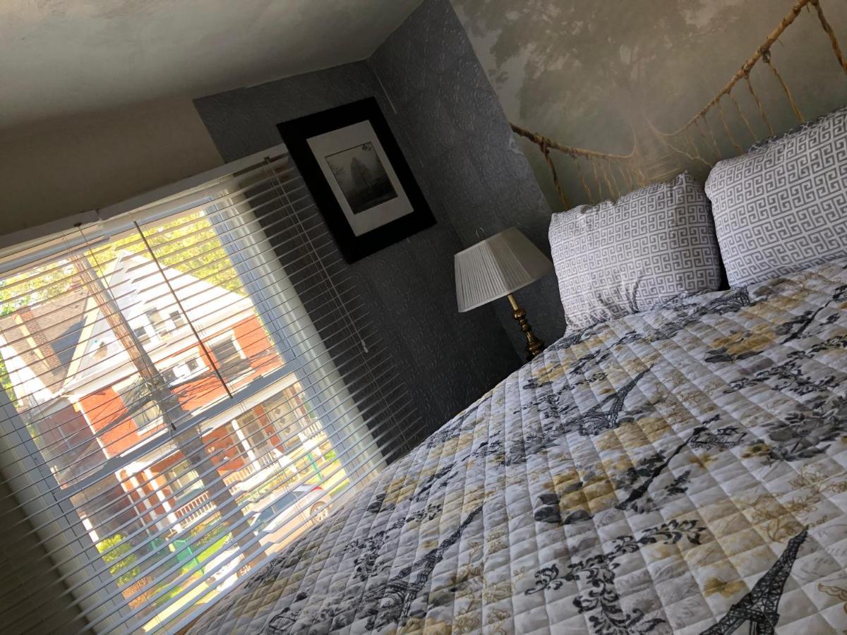 Guest house Highland Park *