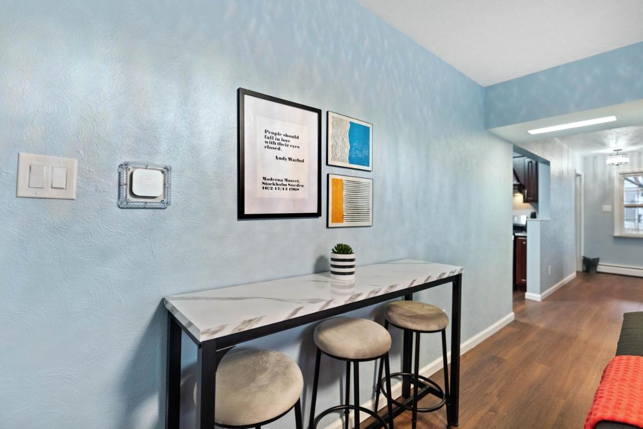 Golden 2: Stunning Views With Outdoor Dining Apartment Pittsburgh