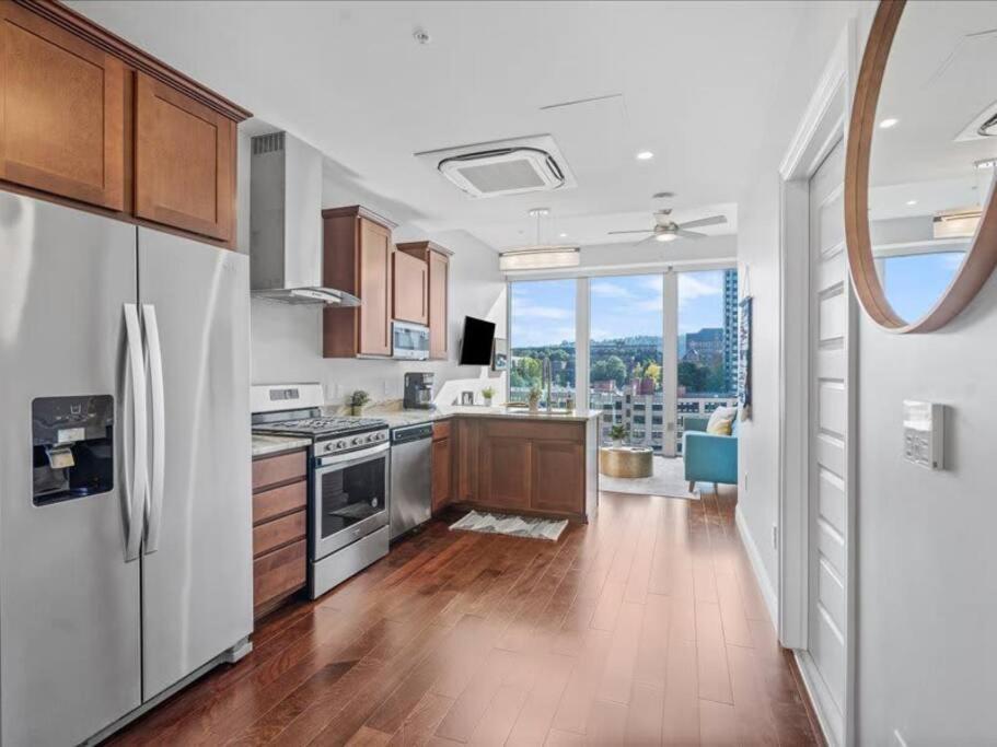 Cozysuites Dream 1br, Ppg Paints Arena, Pitts Apartment