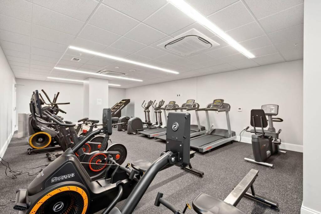 Cozysuites Dream 1br, Ppg Paints Arena, Pitts *