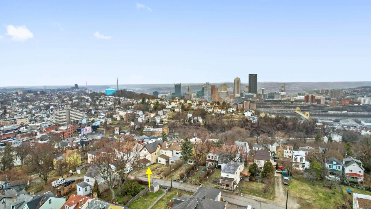 Apartment Golden 1: Chic Modern-victorian View Pittsburgh