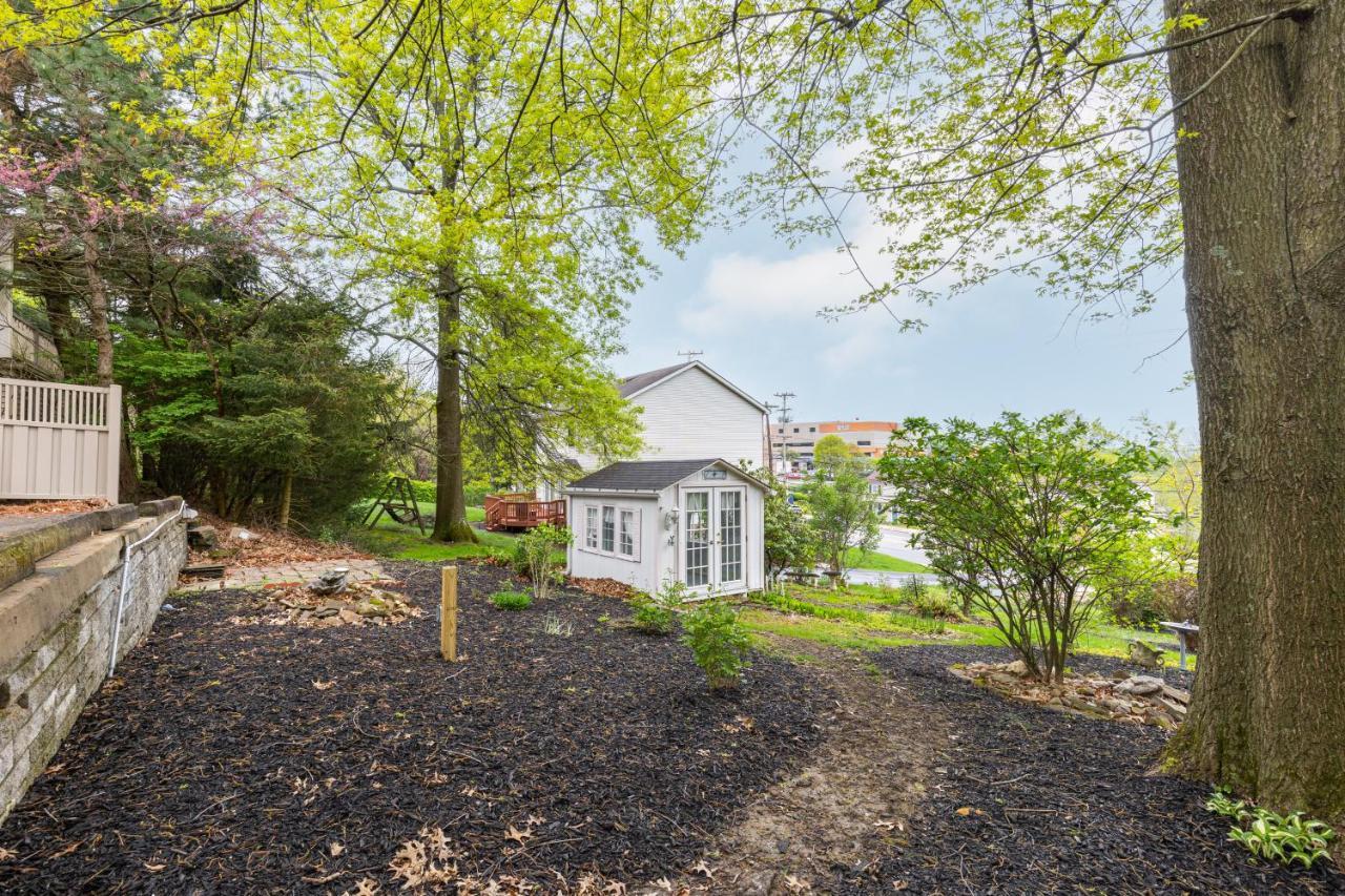 Brand New, Renovated Urban Oasis With Plenty Of Parking