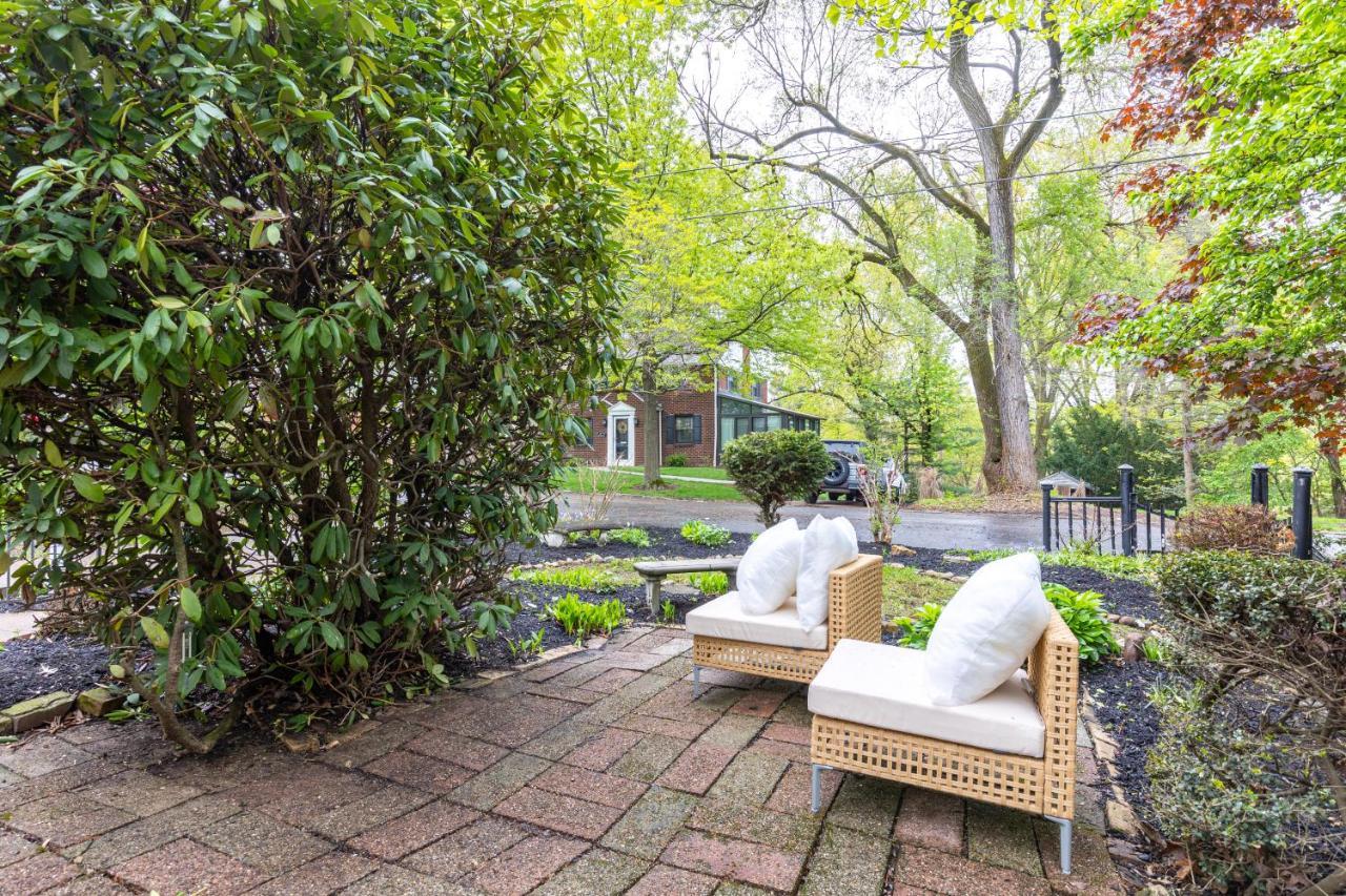 Brand New, Renovated Urban Oasis With Plenty Of Parking *