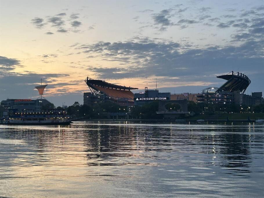 Sweeping Stadium Views Wonderfully Located 24-7 Parking Gym Lounge * Pittsburgh