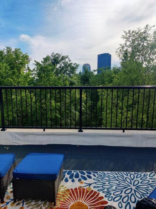 Grammy's House- Downtown Apartment Pittsburgh