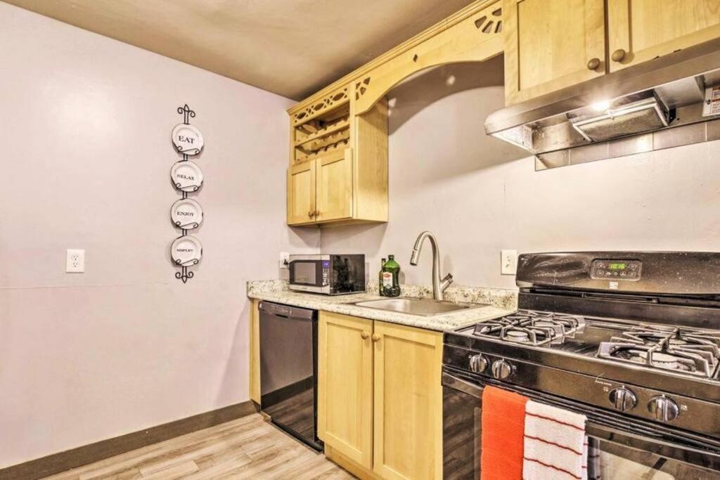Grammy's House- Downtown Apartment *