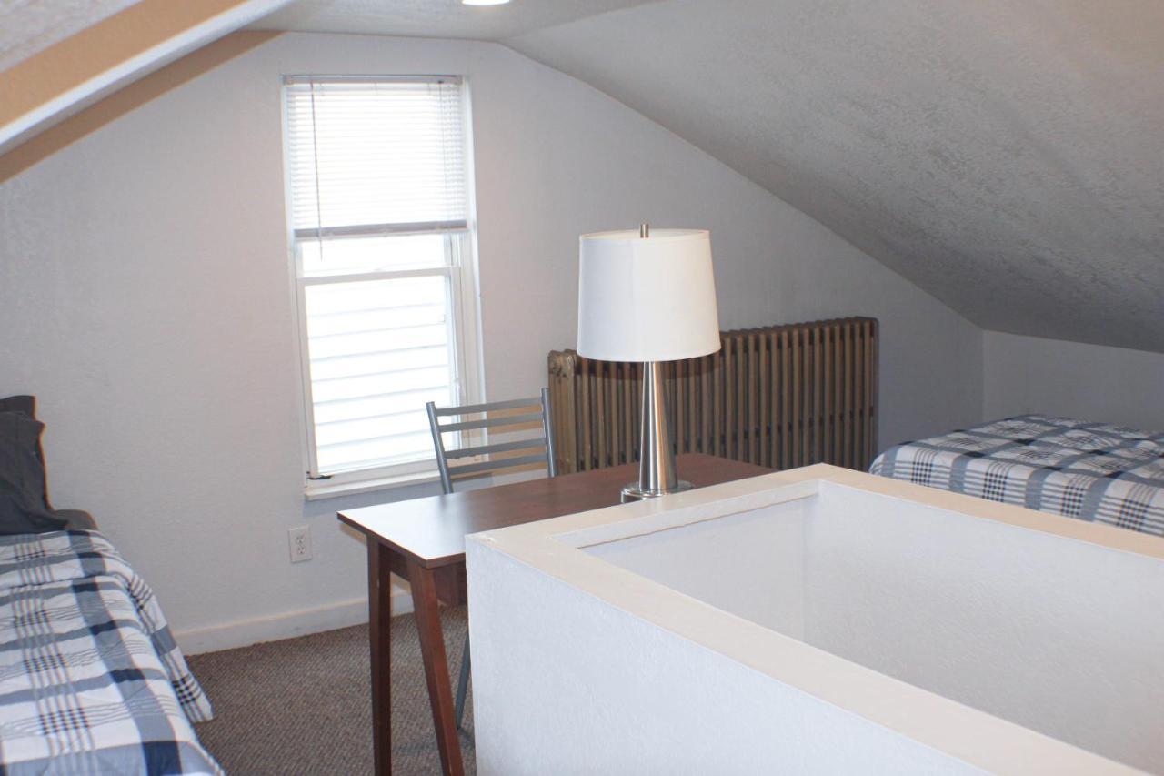 Apartment Urban Oasis - 3br 2ba - View- Private Parking *