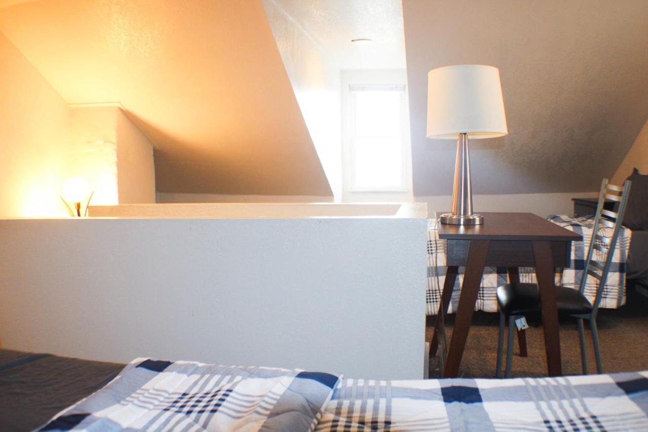 Urban Oasis - 3br 2ba - View- Private Parking
