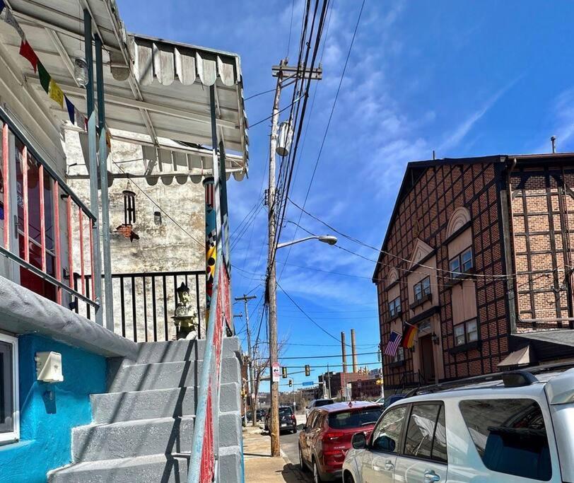 Unique Artsy 2 Bdrm 1.5 Mi From Downtown * Pittsburgh
