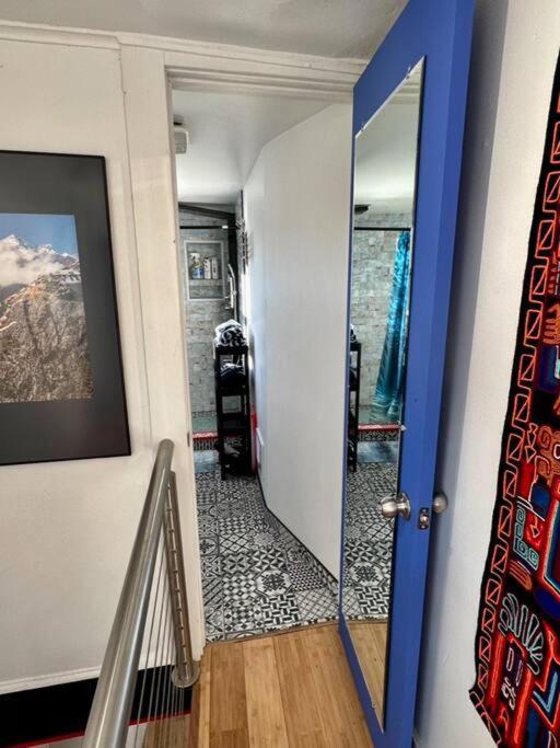 Apartment Unique Artsy 2 Bdrm 1.5 Mi From Downtown