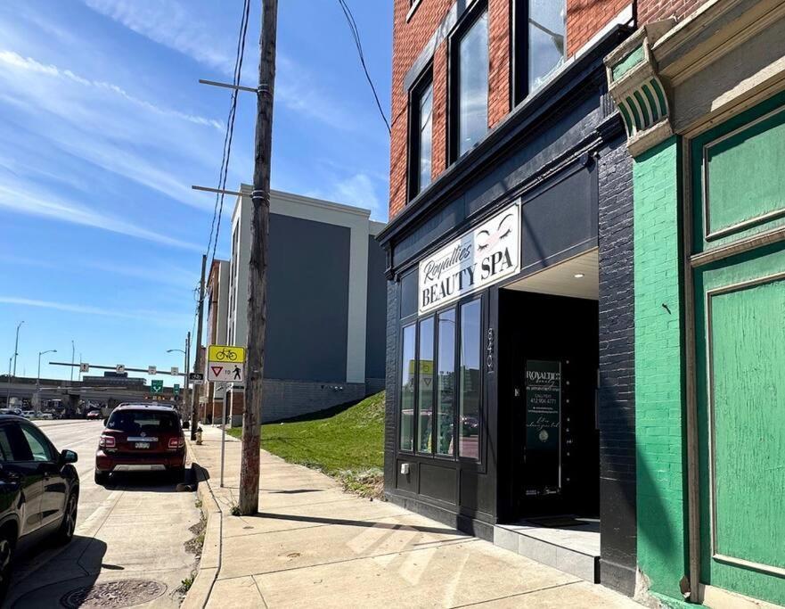 Unique Artsy 2 Bdrm 1.5 Mi From Downtown