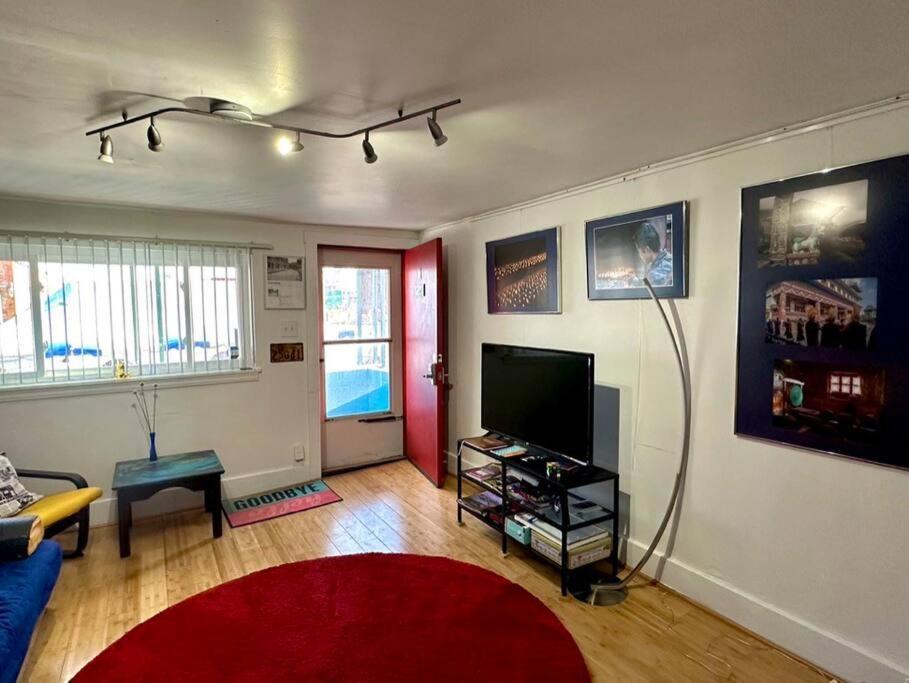 Apartment Unique Artsy 2 Bdrm 1.5 Mi From Downtown *