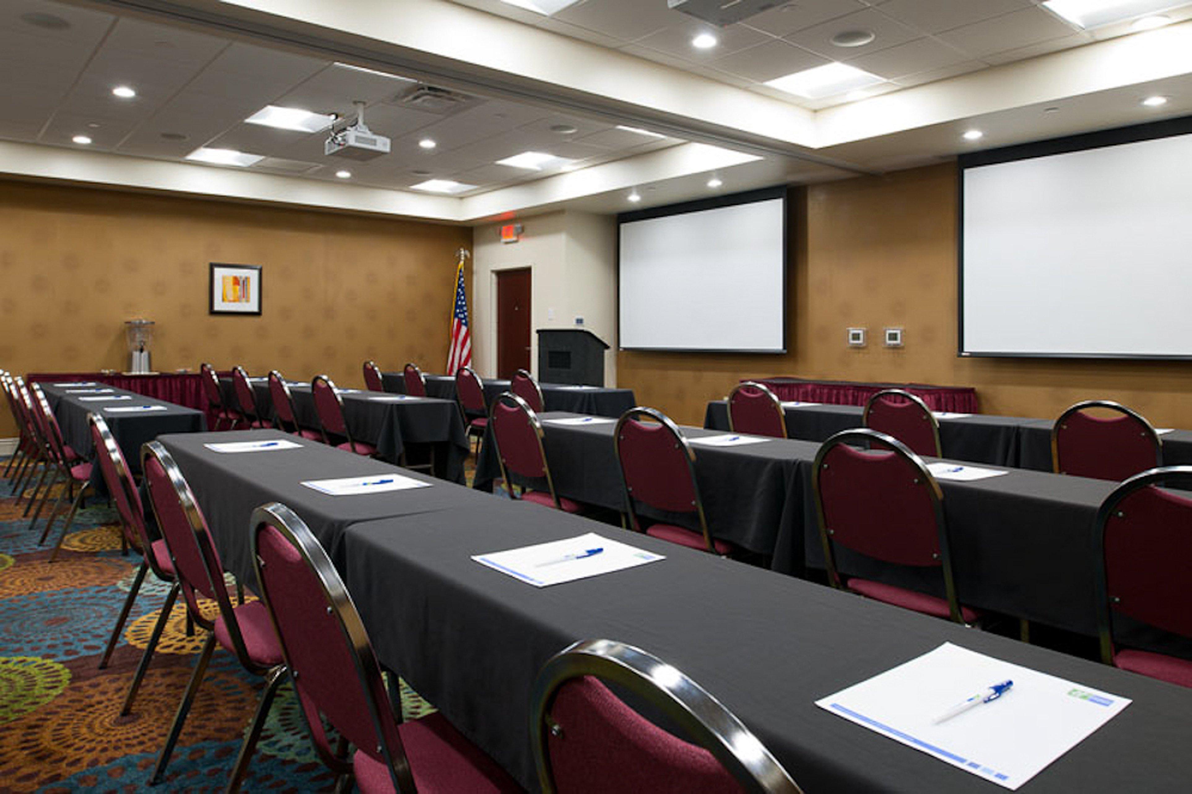 Express West - Greentree, An Ihg Hotel 4*