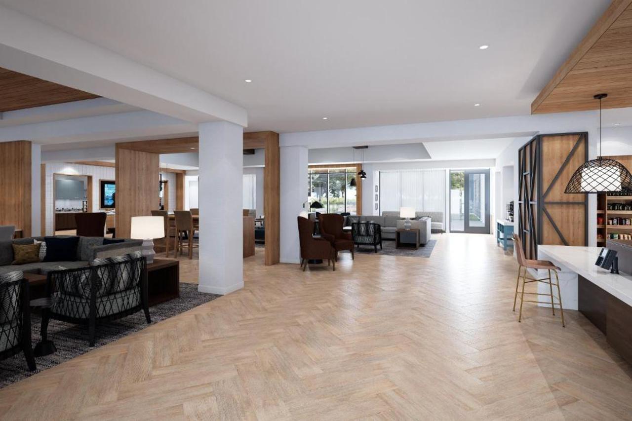Hotel Staybridge Airport By Ihg 3*
