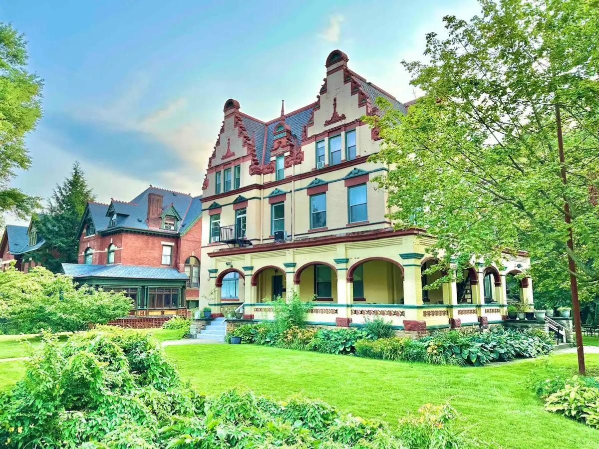 The Elliott At Highland Park By Luxe Pgh * Pittsburgh