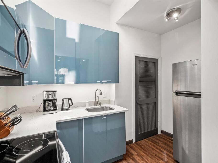 Luxury And Stylish 2bedroom On Carson, South Flats, Pittsburgh