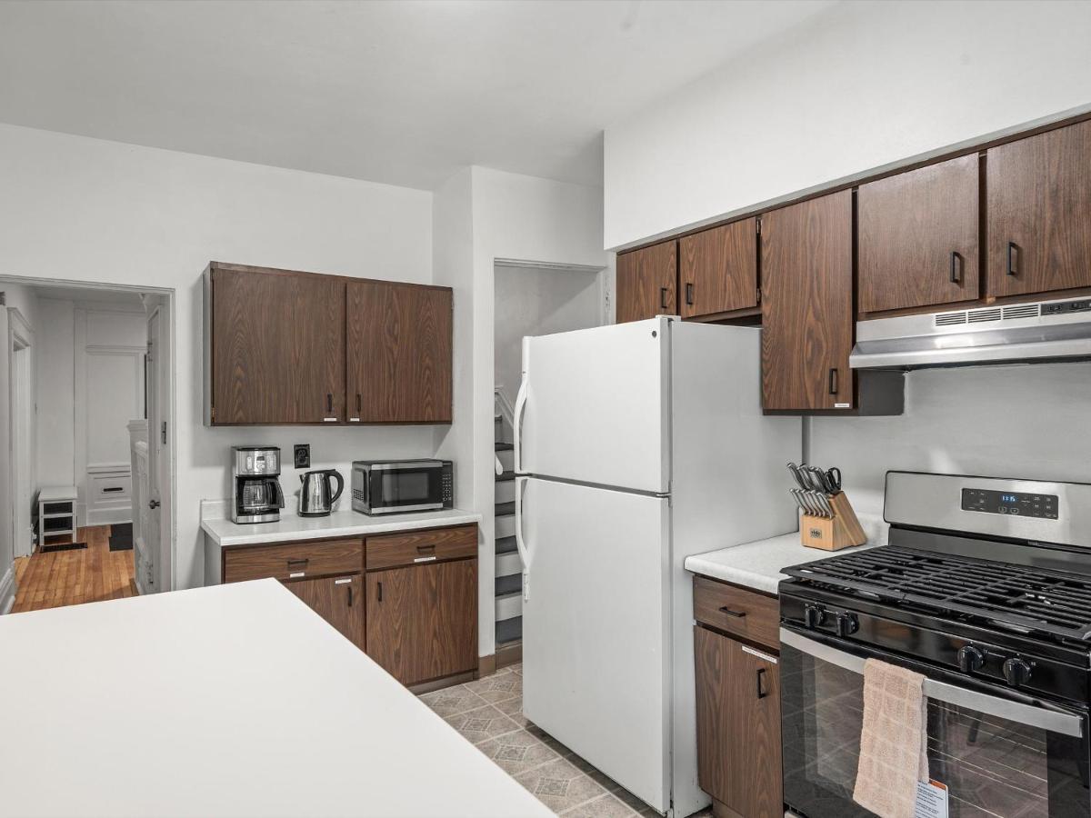 Oakland/university @e Stylish And Private Bedroom With Shared Bathroom Pittsburgh