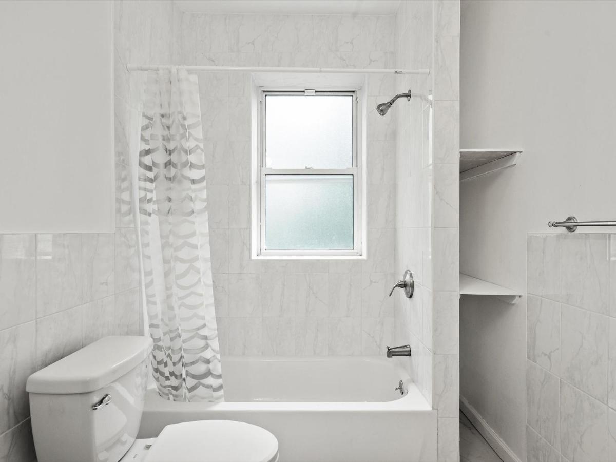 Oakland/university @d Modern And Spacious Private Bedroom With Shared Homestay *