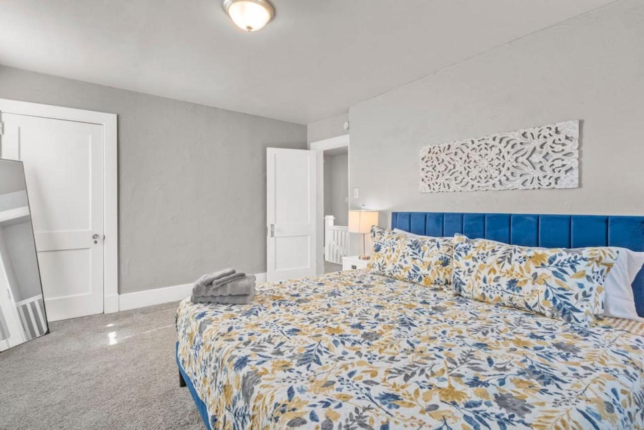 Brand New, Private Parking, Stylish 3bedroom House Ferienhaus *