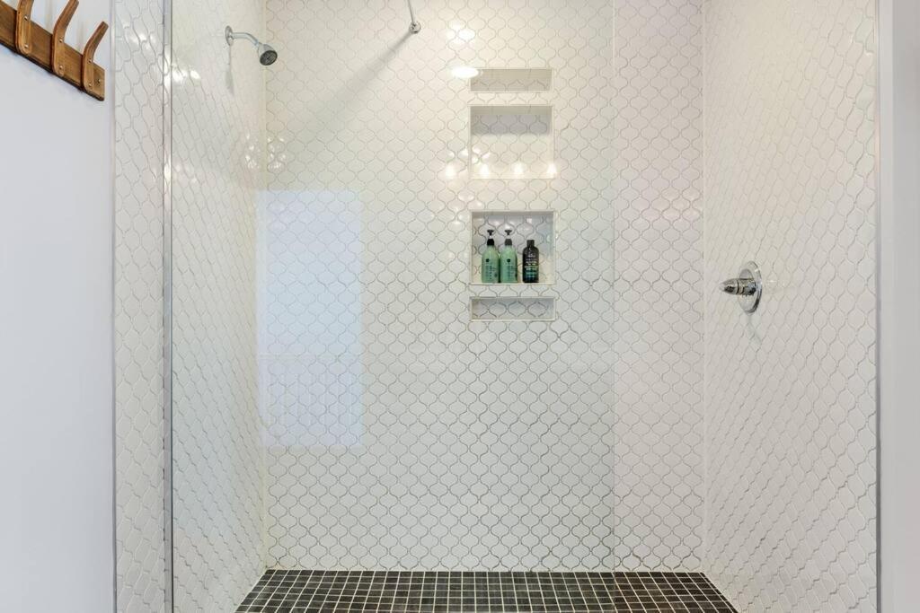 6min To Zoo L A Block From Butler St Holiday home *