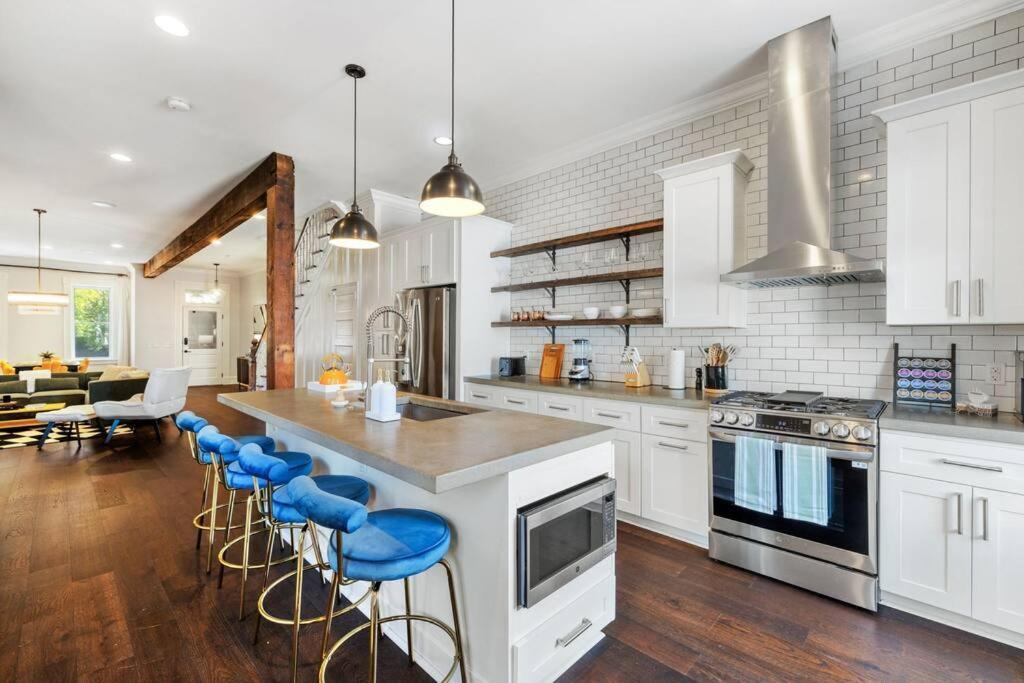 Holiday home 6min To Zoo L A Block From Butler St