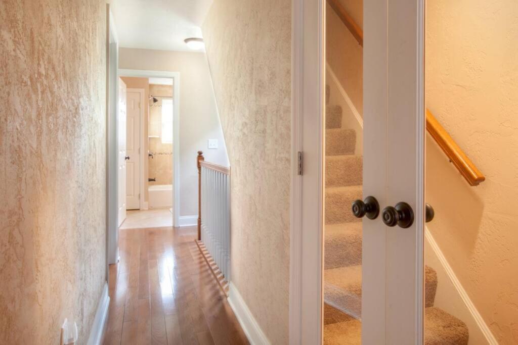 Stunning Living Open Floor Plan Holiday home Pittsburgh