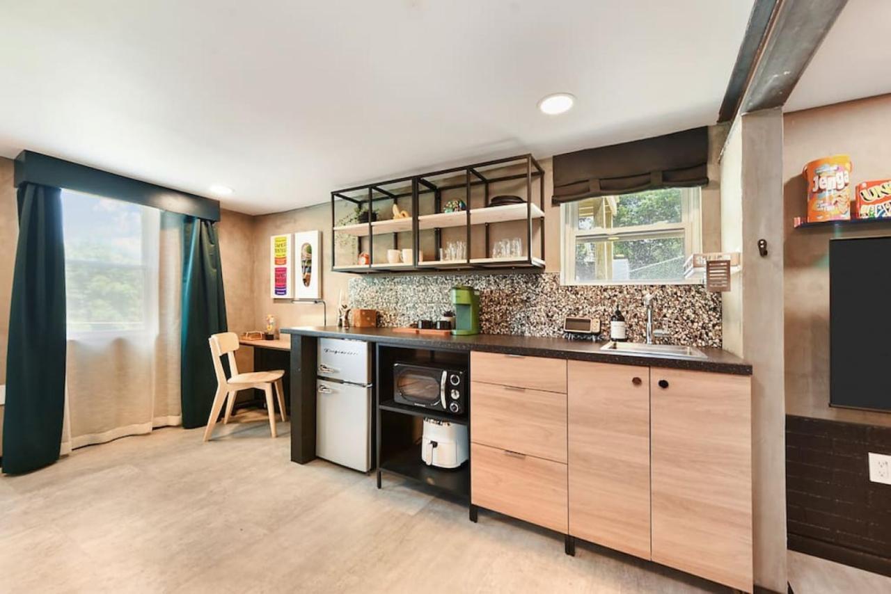 The Ridgway - 2 Apts In 1 - Great Privacy, Beautiful Space Holiday home Pittsburgh