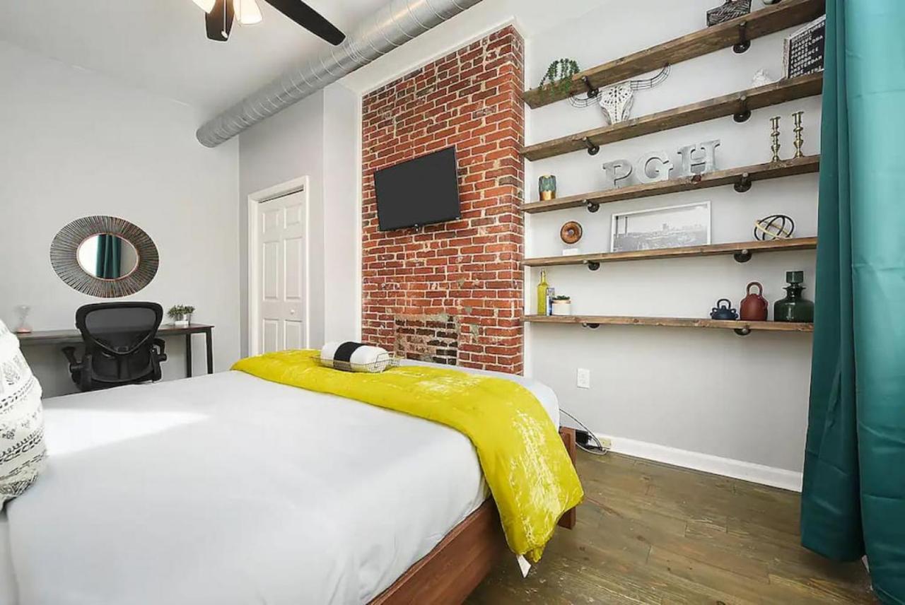 The Full - Great For Groups, 3 Separate Apts., Free Parking *