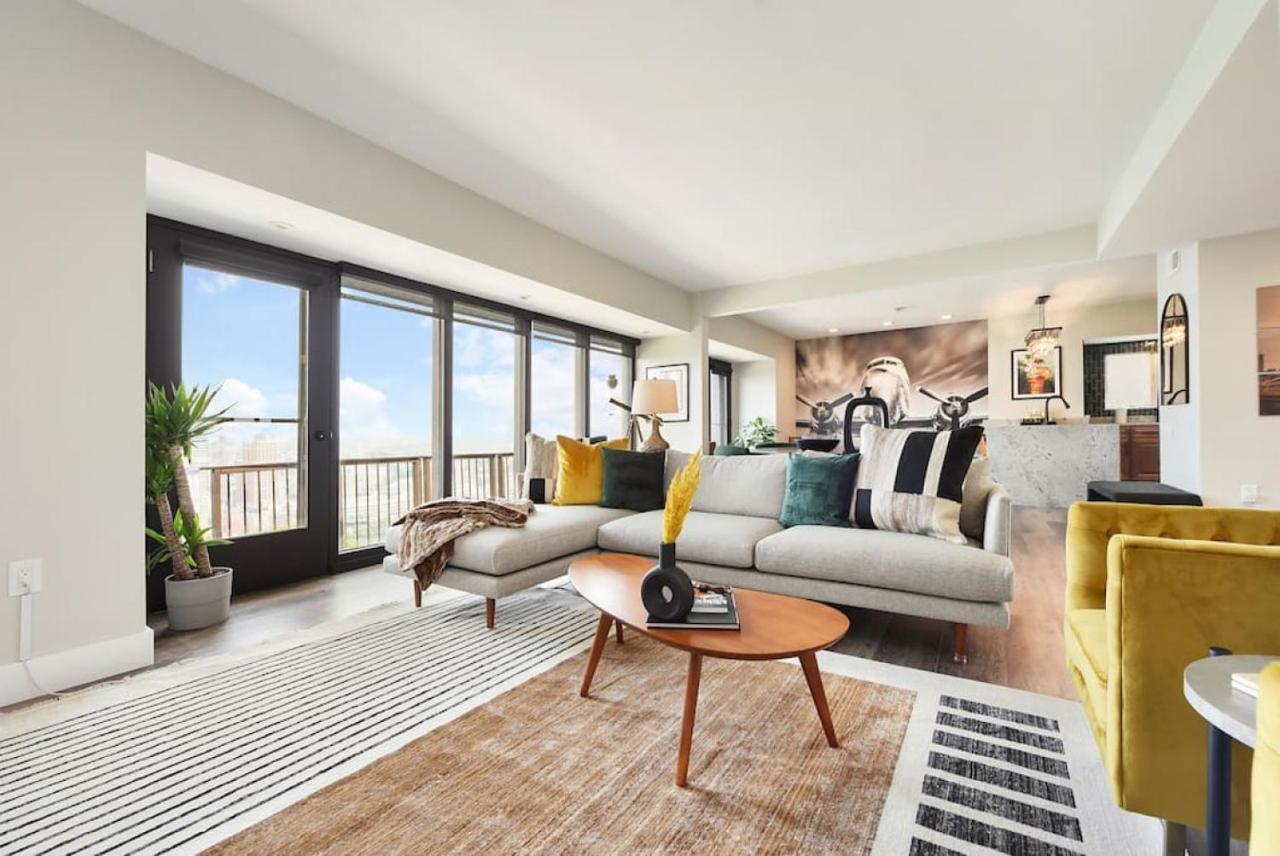 The Grandview Penthouse - Sweeping Views