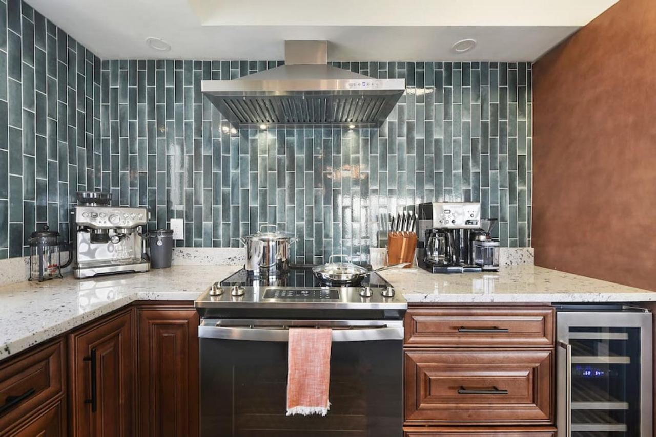 The Grandview Penthouse - Sweeping Views