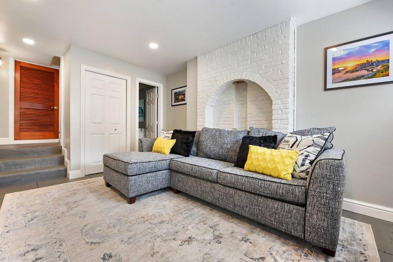 Great Balcony Views, Patio, Minutes To Stadiums *