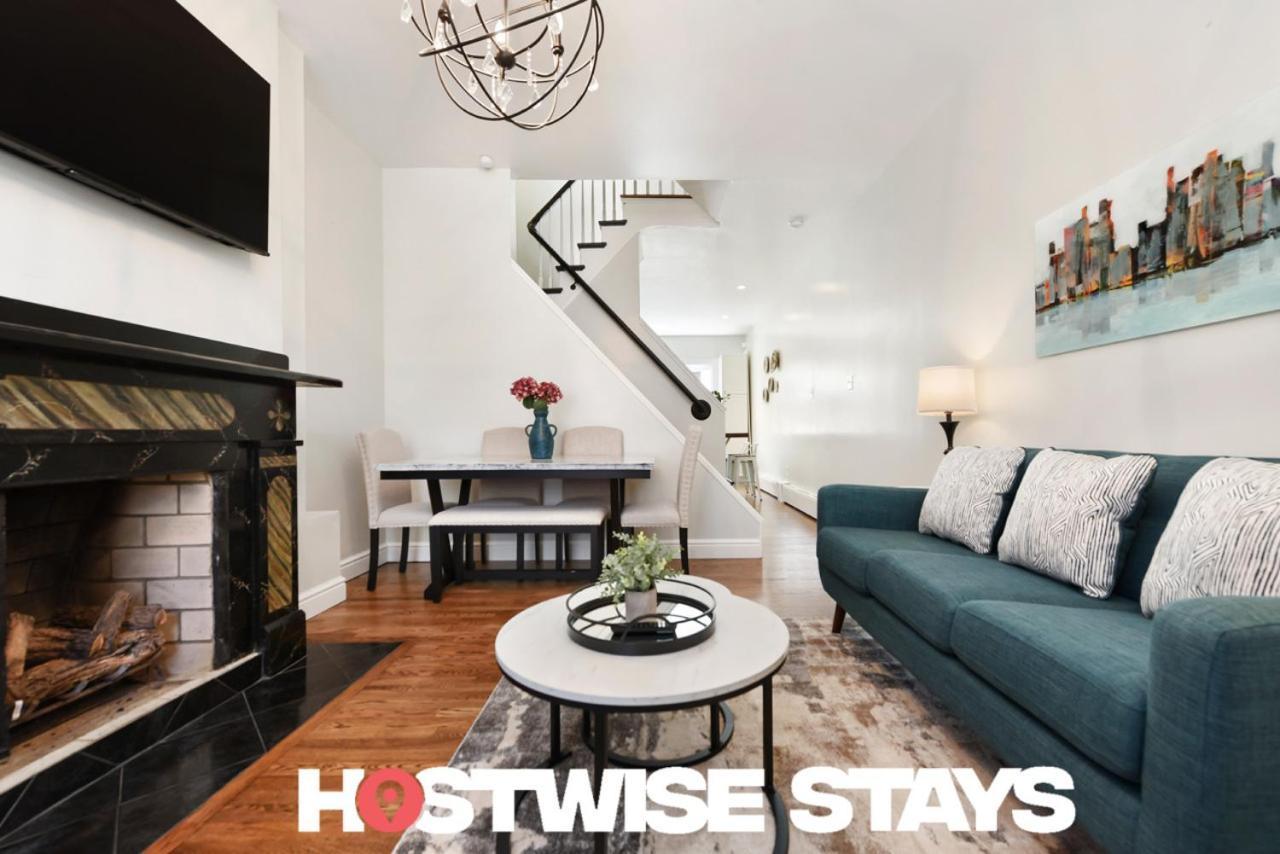Great Balcony Views, Patio, Minutes To Stadiums Holiday home Pittsburgh