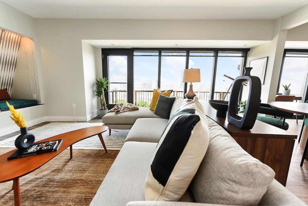 The Grandview Penthouse - Sweeping Views Apartment